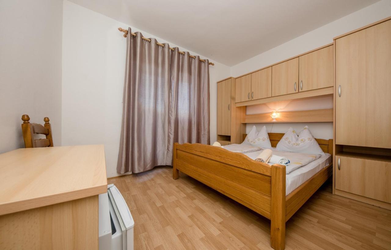 Rooms Marijana Kampor Exterior photo